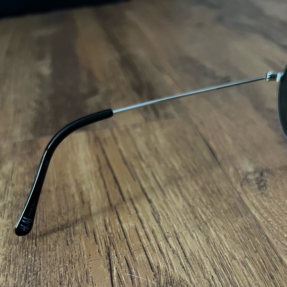 Red tinted sunglasses - Picture 7 of 12